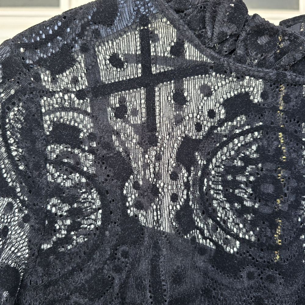 Size 6- 8 Calvin Klein Burnout Velvet Lace Bell-Sleeve Dress. See Measurements - Picture 8 of 12